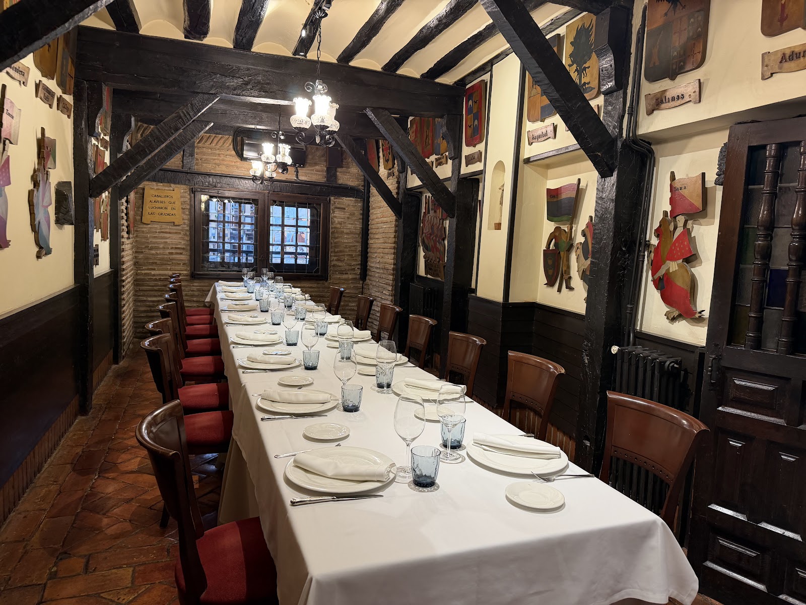El Portalón, Asador · Cocina vasca en Casco Viejo, Vitoria